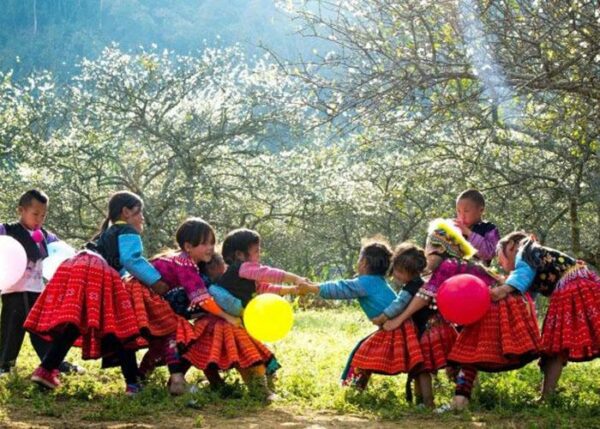 Le Têt arrive au village Mong (Photo : Baomoi.com)