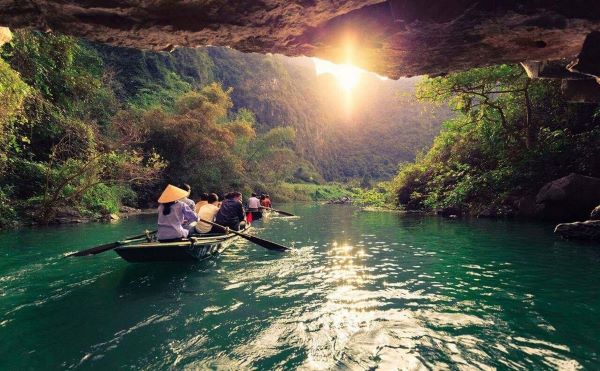 un tour en bateau à Ninh Binh